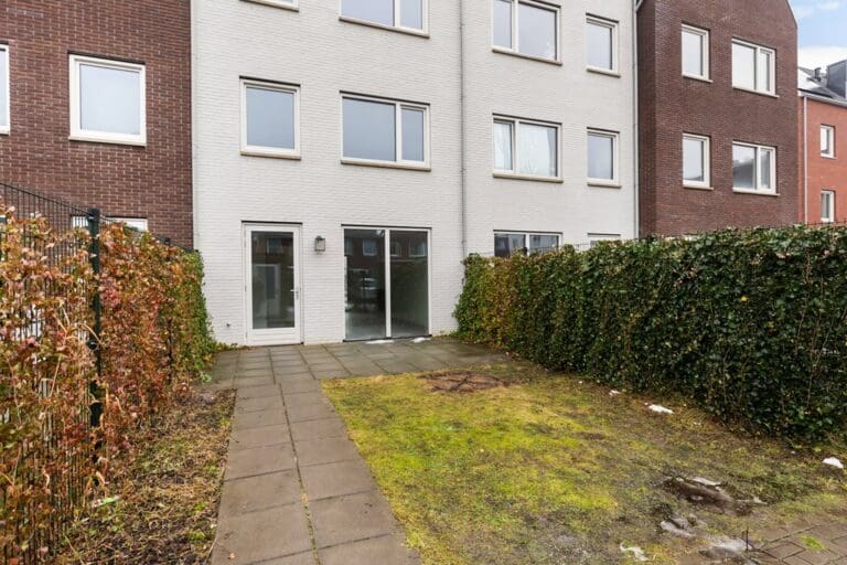 Tussenwoning te koop: Veemarktpad 9, Assen