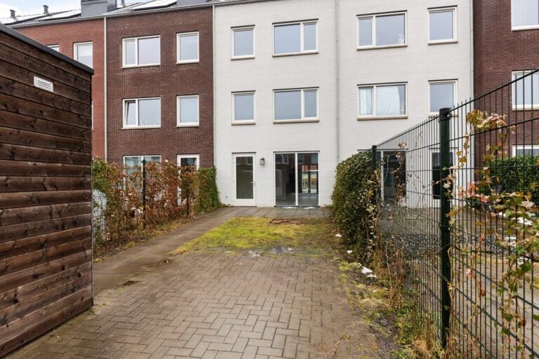 Tussenwoning te koop: Veemarktpad 9, Assen