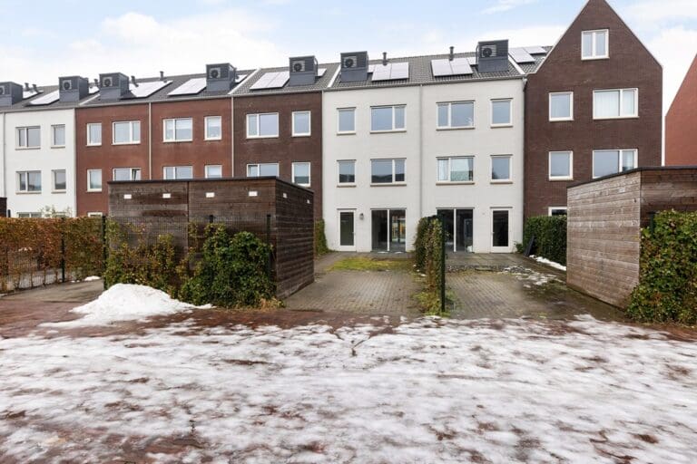 Tussenwoning te koop: Veemarktpad 9, Assen